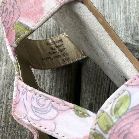 Joyfolie Gladiator Sandals - Picture 6 of 6